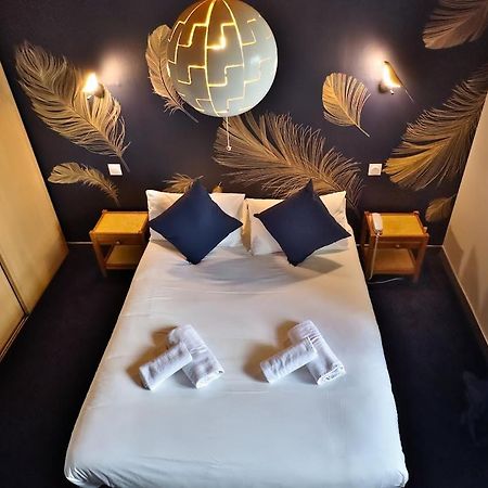 Logis Le Prieure Hotel Locronan Bagian luar foto