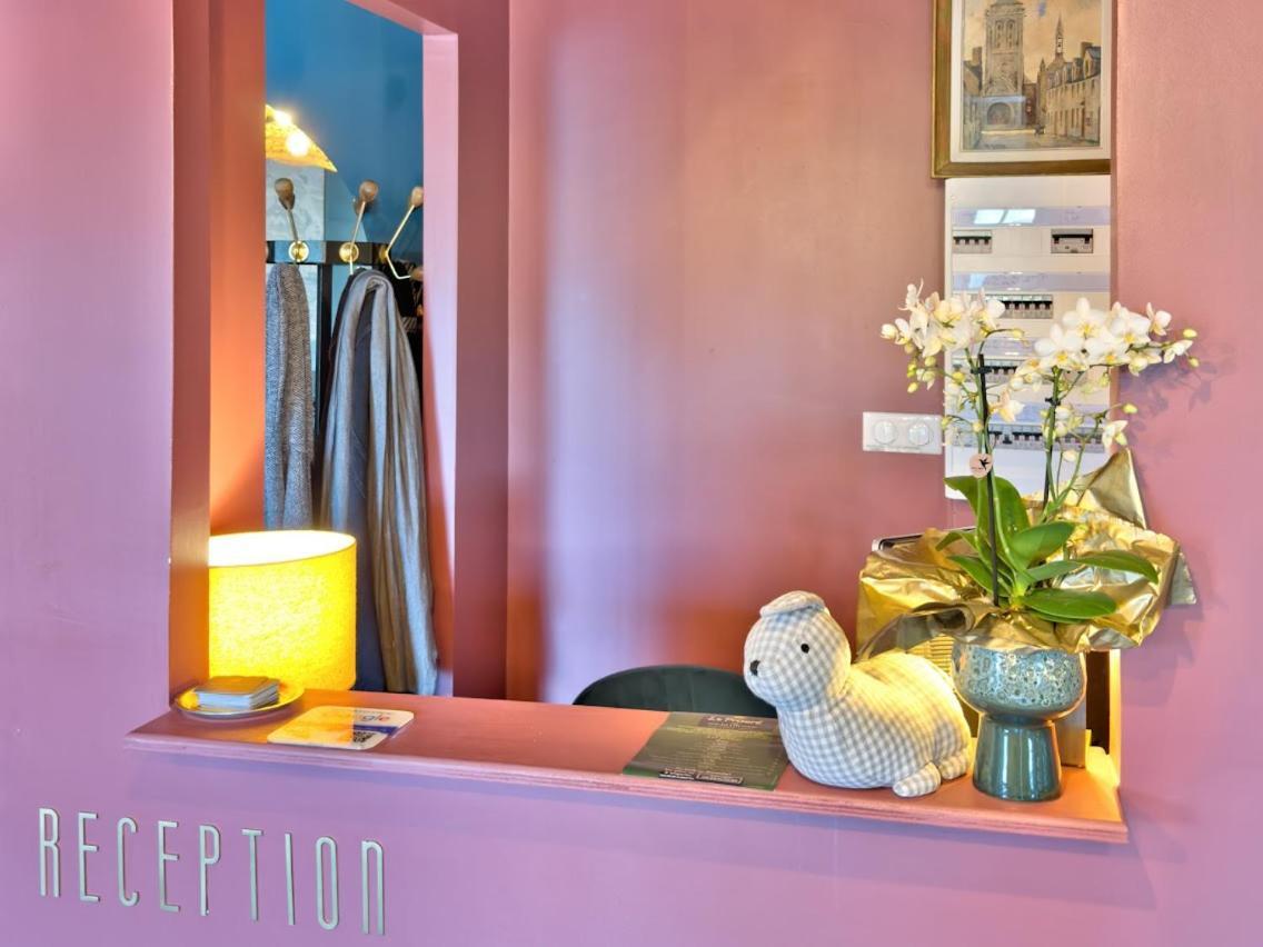 Logis Le Prieure Hotel Locronan Bagian luar foto