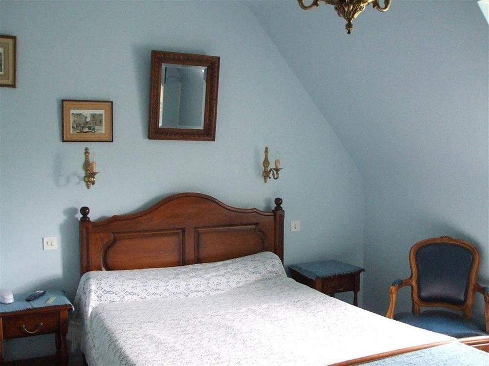 Logis Le Prieure Hotel Locronan Bagian luar foto