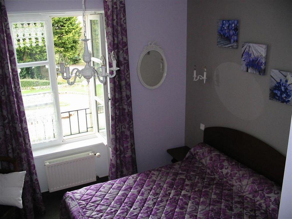 Logis Le Prieure Hotel Locronan Bagian luar foto