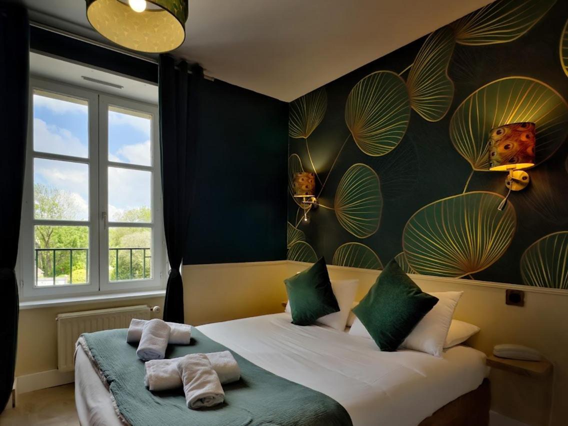 Logis Le Prieure Hotel Locronan Bagian luar foto