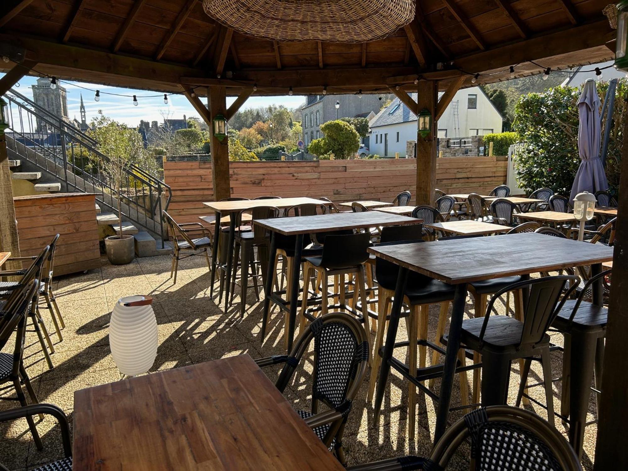 Logis Le Prieure Hotel Locronan Bagian luar foto